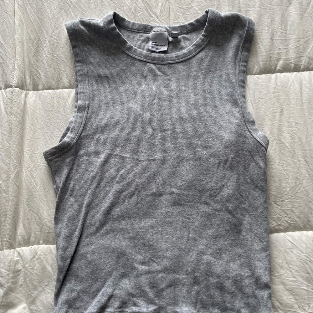 Aritzia TNA Gray Sleeveless Top